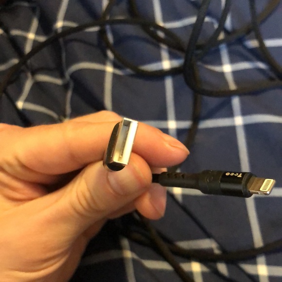 9’ heavy duty lightning cable - Picture 3 of 3